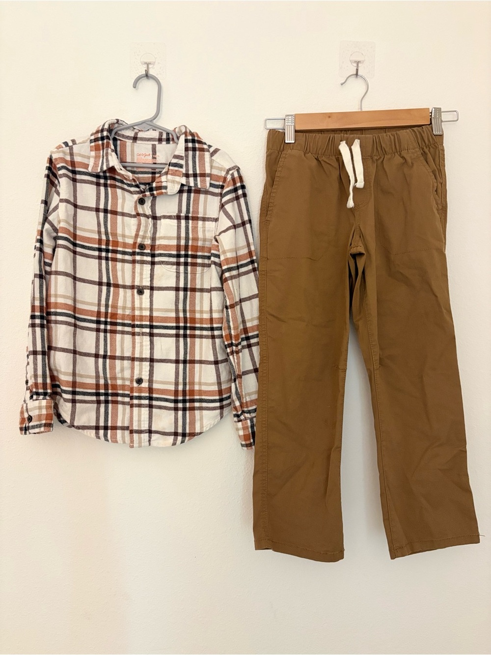 Boys Cat & Jack Cream Plaid Button-Down Shirt  and Pants Size 6/7